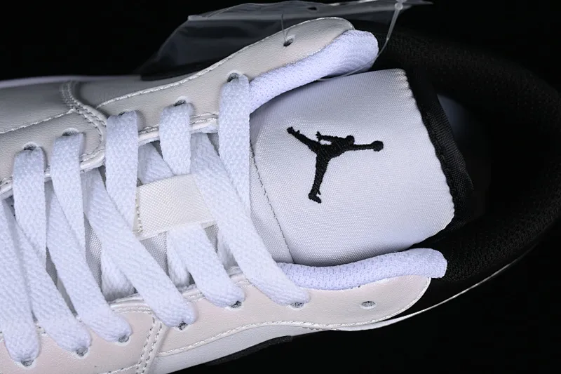 All categories Air Jordan Jordan series basketball shoes Air Jordan 1 Low Z version Air Jordan 1 Low "White and Black" AJ1 Joe 1 white and black color matching low-top cultural casual sneakers 553558-132